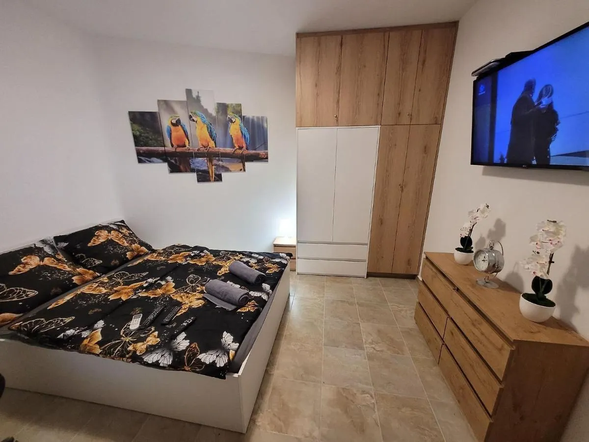 Apartament Paradise Sarandë 아파트