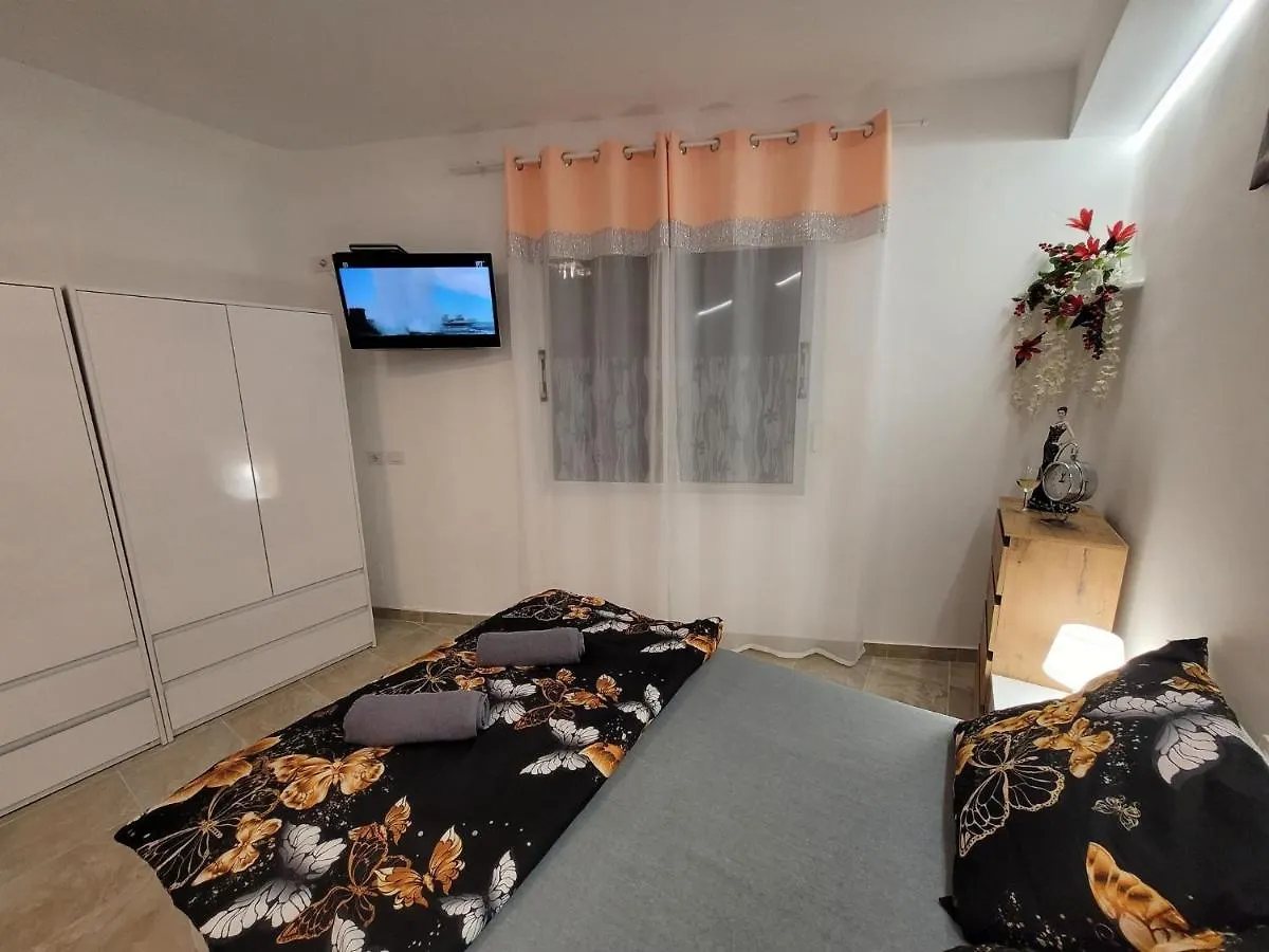 Apartament Paradise Sarandë 아파트
